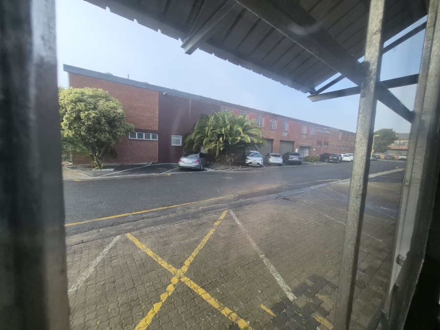 To Let Commercial Property for Rent in Paarden Eiland Western Cape